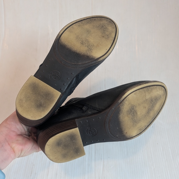 LUCKY BRAND Banterr2 Women's Black Leather Fur Lined  Ankle Booties Size 7 - Picture 9 of 9